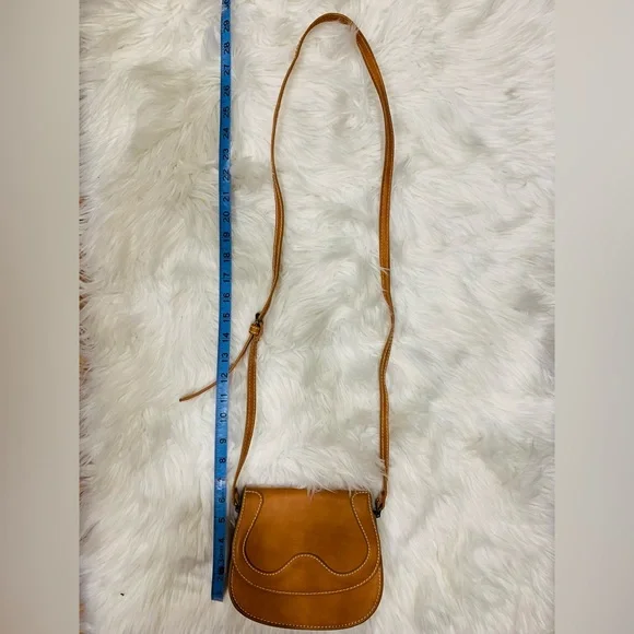 3/$15 Universal Thread Faux Leather Crossbody Bag - Picture 14 of 15
